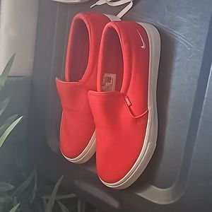 Nike slip on